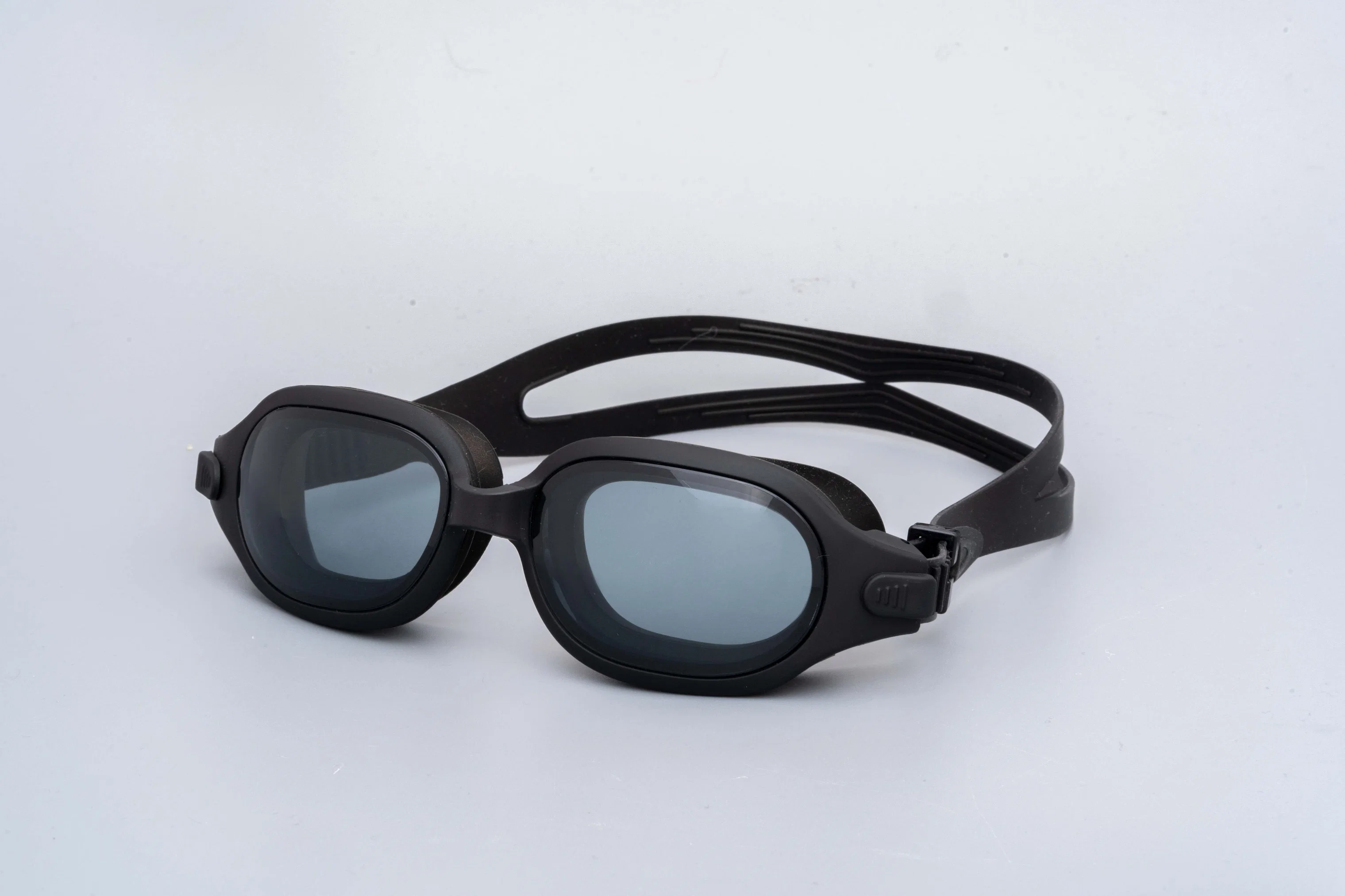 Wholesale/Supplier New Fashion Anti-Fog UV400 Soft Silicone Swimming Goggles for Adults