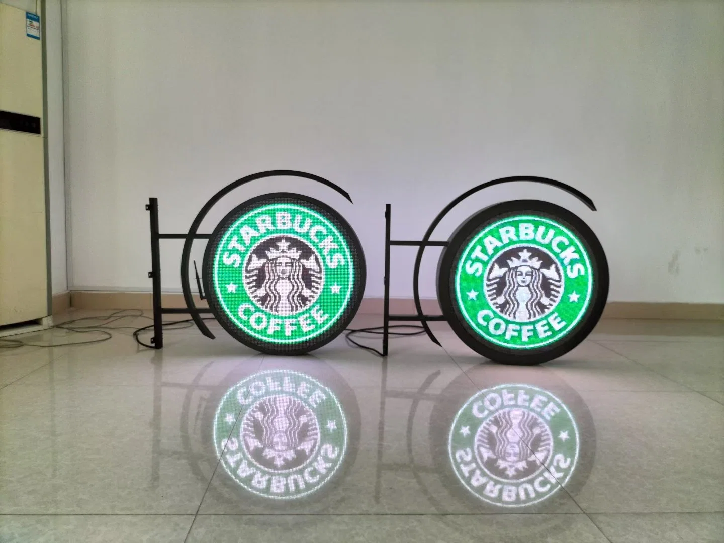 Double Single Sided P4.68 P8 P3 Water Proof Advertising Store Round Digital Supermarket Screen Circle Circular Round Logo Sign Screen LED Logo Display