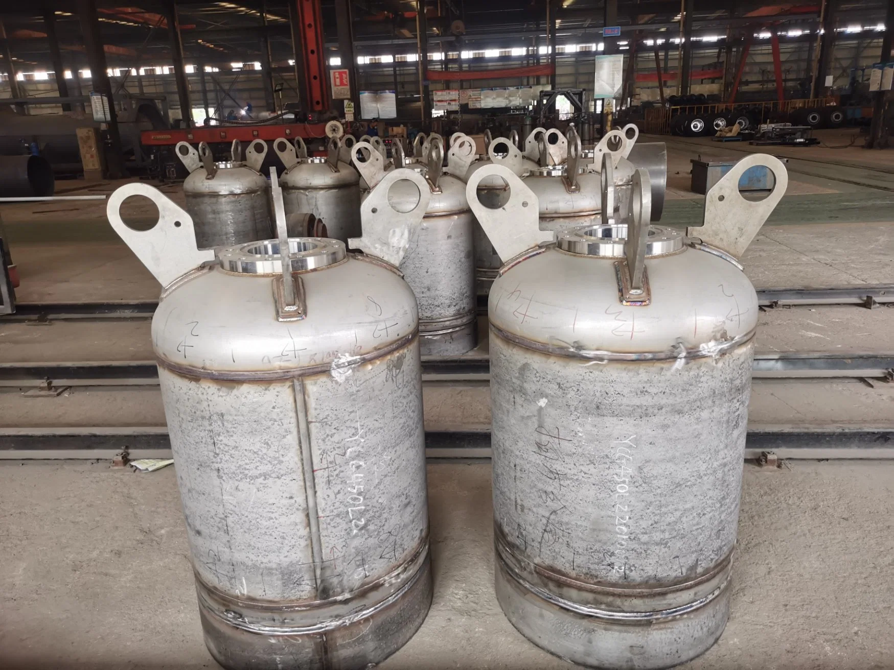 T22 T21 T20 Stainless Steel High Pressure High Purity Ultrapure Industrial Gas Cylinder 8L, 19L, 40L, 80L, 106L, 110L, 450L 516L (Portable Tanks)