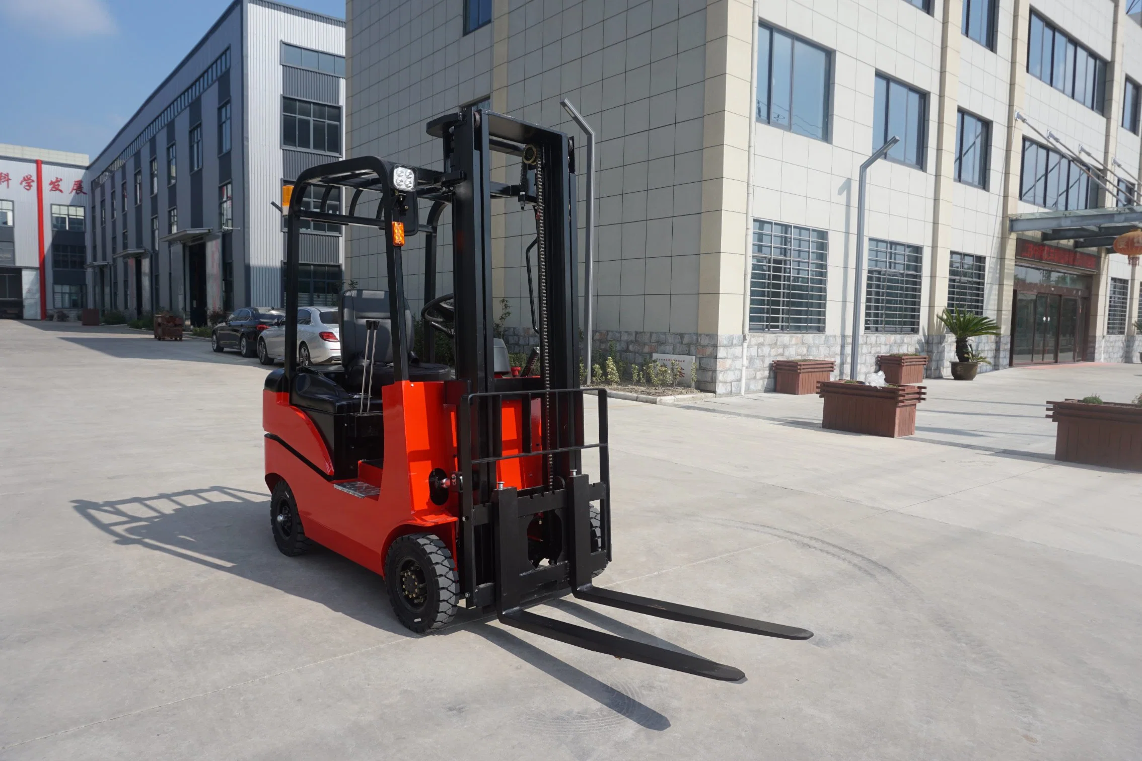 Battery Diesel Gasoline Petrol Electric Forklift at 1.5t/1.8t/2.0t/2.5t/3.0t/3.5t with Cabin and Ce Certificate