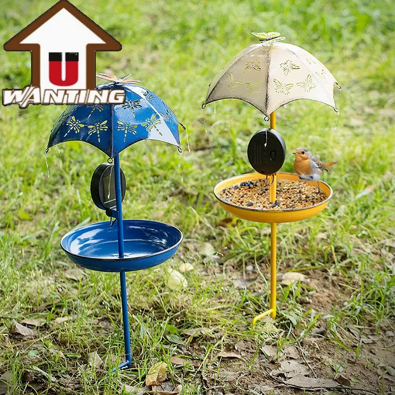 Creative Metal Guarda-chuva Wild Bird Feeder afixação de imagens Ferro colorido Exterior Craft de estaca