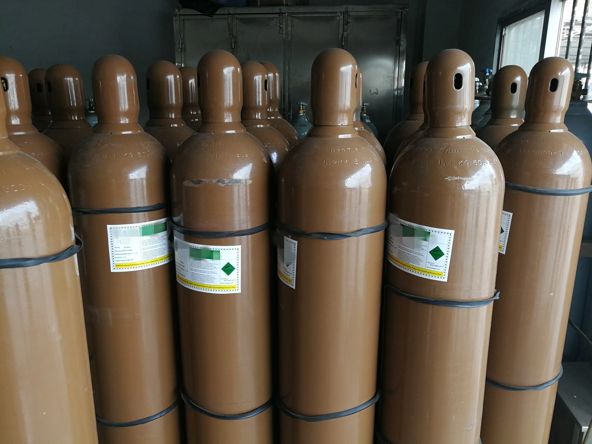 High Purity of Helium Gas Filled in 40L ISO Gas Cylinder 99.999%