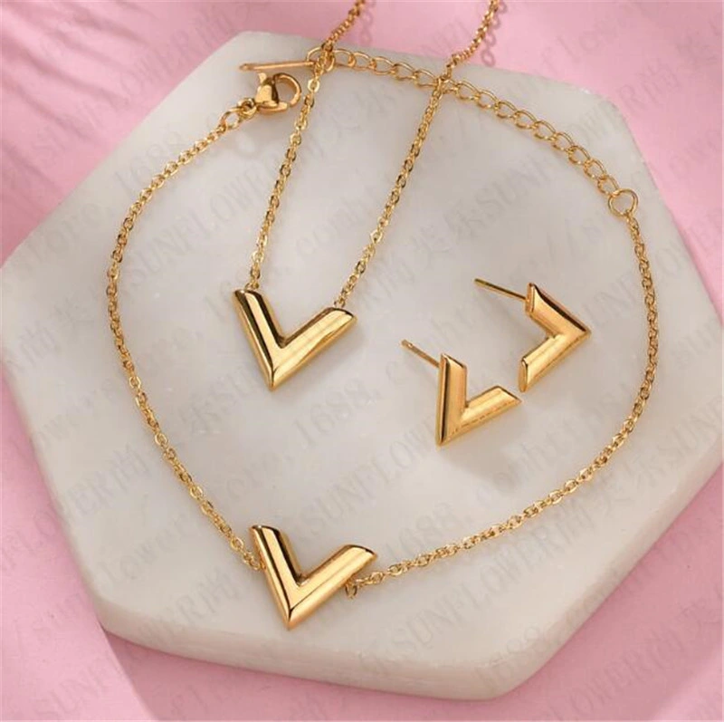 Wholesale/Supplier New Fashion Jewelry Stainless Steel Simple V-Shaped Necklace Bracelet Earrings Women Jewelry Set