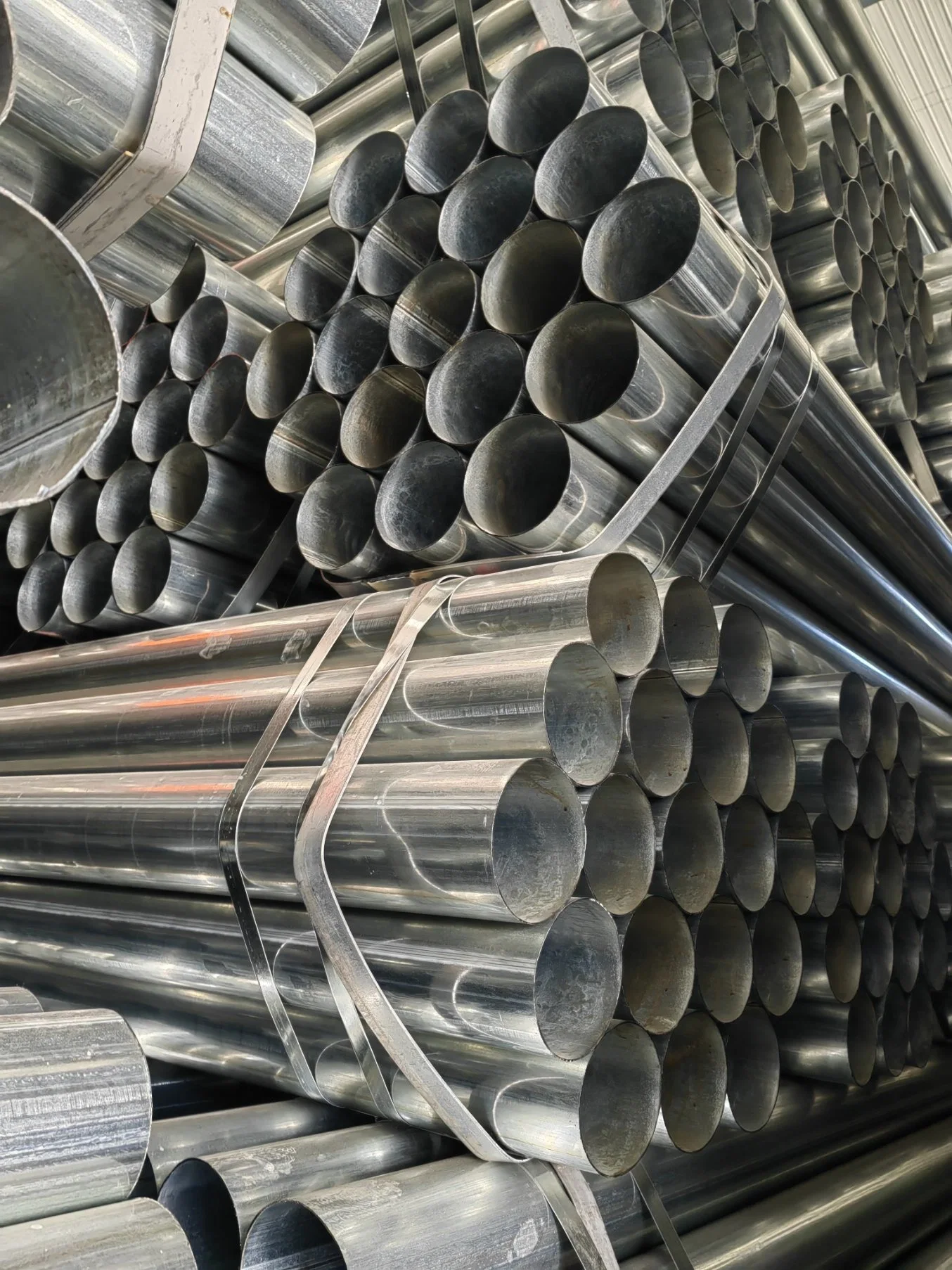 Welding Prepainted Steel Tube Hot Dipped Galvanized Steel Pipe for Building Material