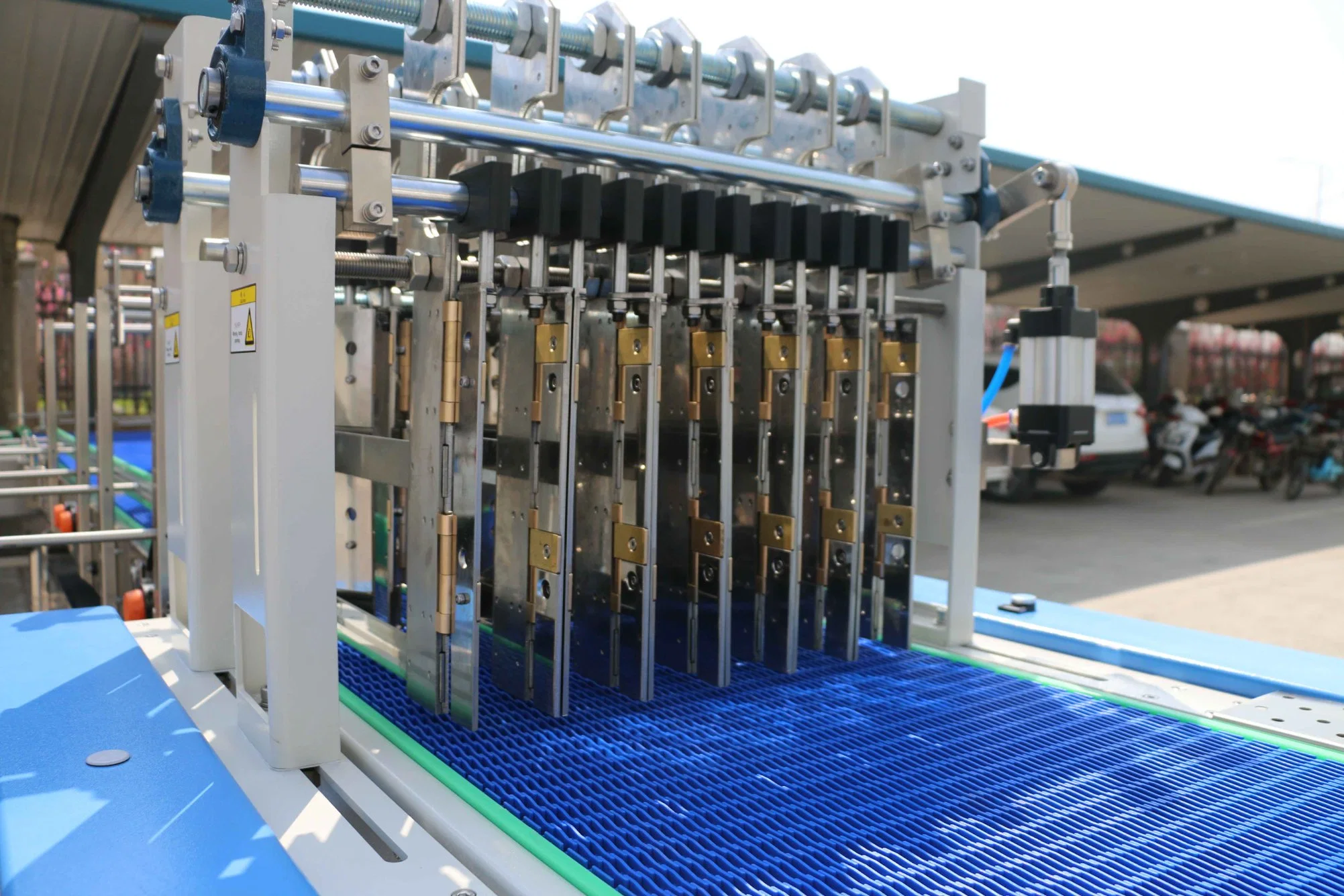 YCTD Highly Efficient Shrink Wrapping Machine for Bottled Water Packaging