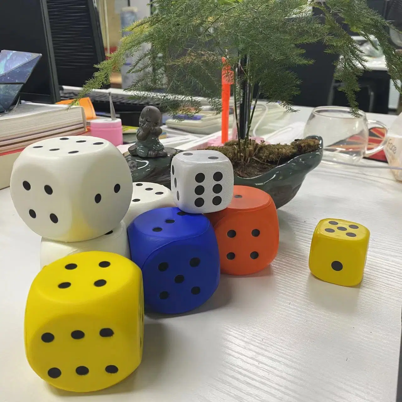 Wholesale/Supplier Custom Printed Large Size Bulk EVA PU Foam Dices Six-Sided Embellishment Game Toy Dice