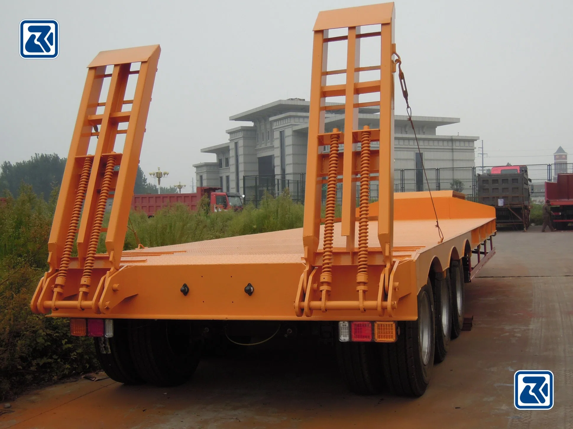 Heavy Duty Cross Arm Type 3 Axle Low Bed Semi Trailer