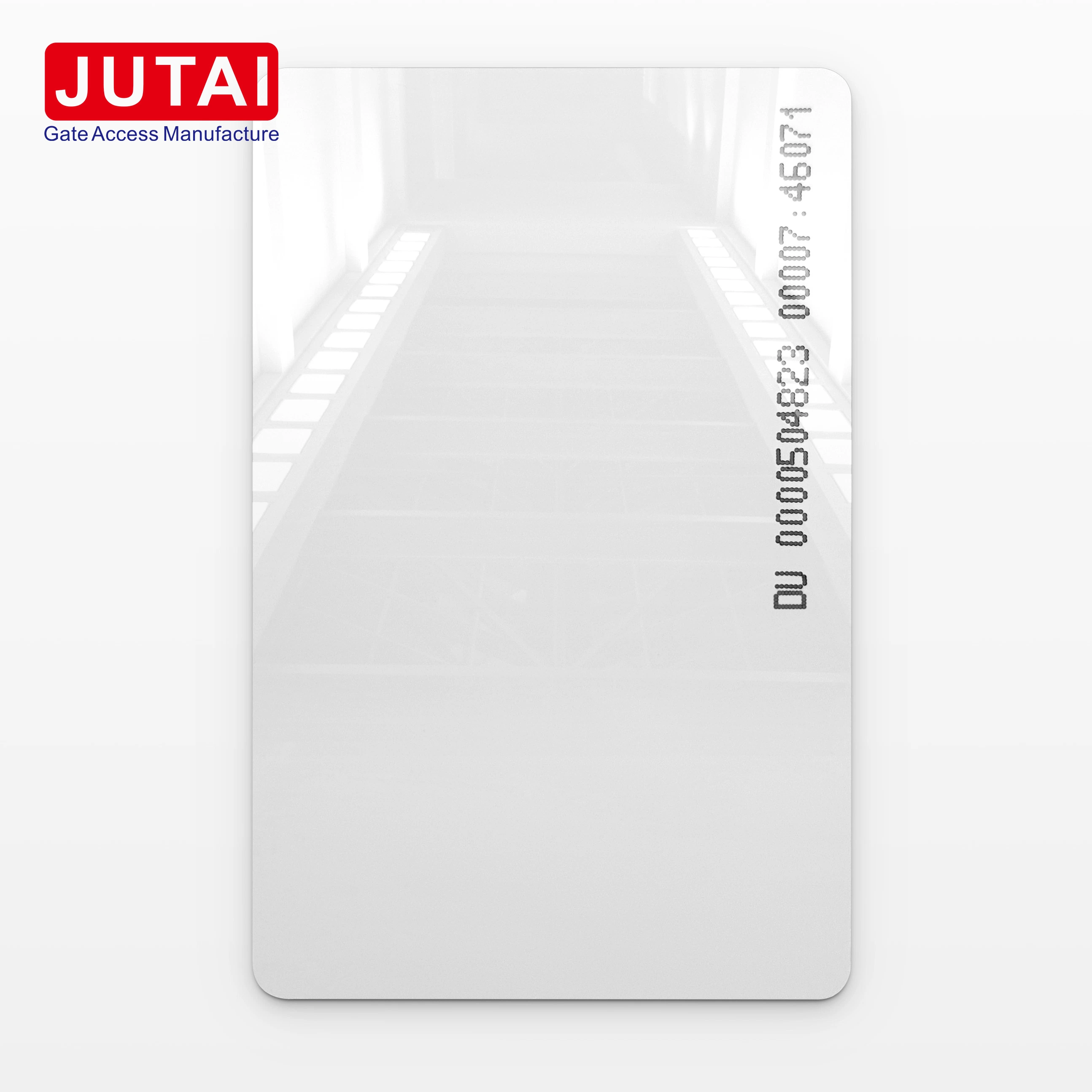 UHF RFID Dual-Frequency UHF+13.56MHz Smart Card