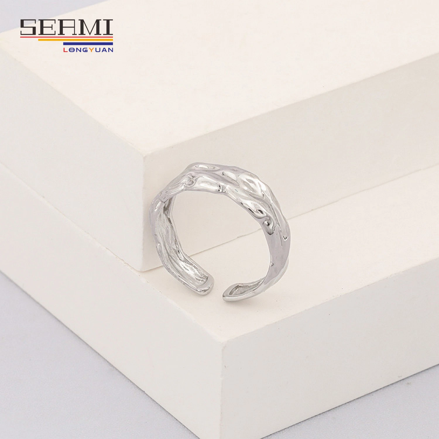 S925 Bague argent femelle Ins Conception simple pli irrégulière de la personnalité l'anneau de texture