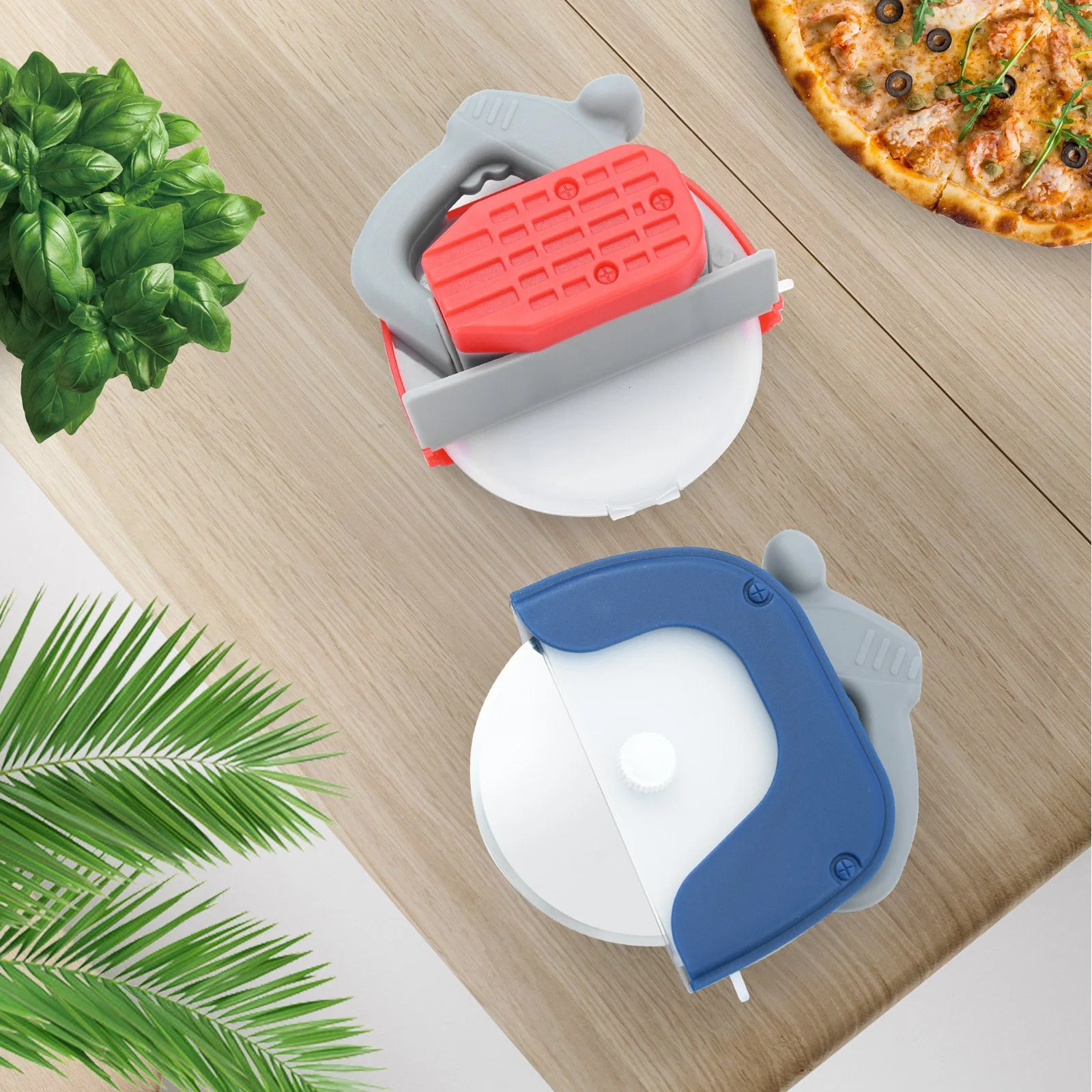 Hot Selling Kitchen Tools Pizza Wheel Knife with Protective Cover