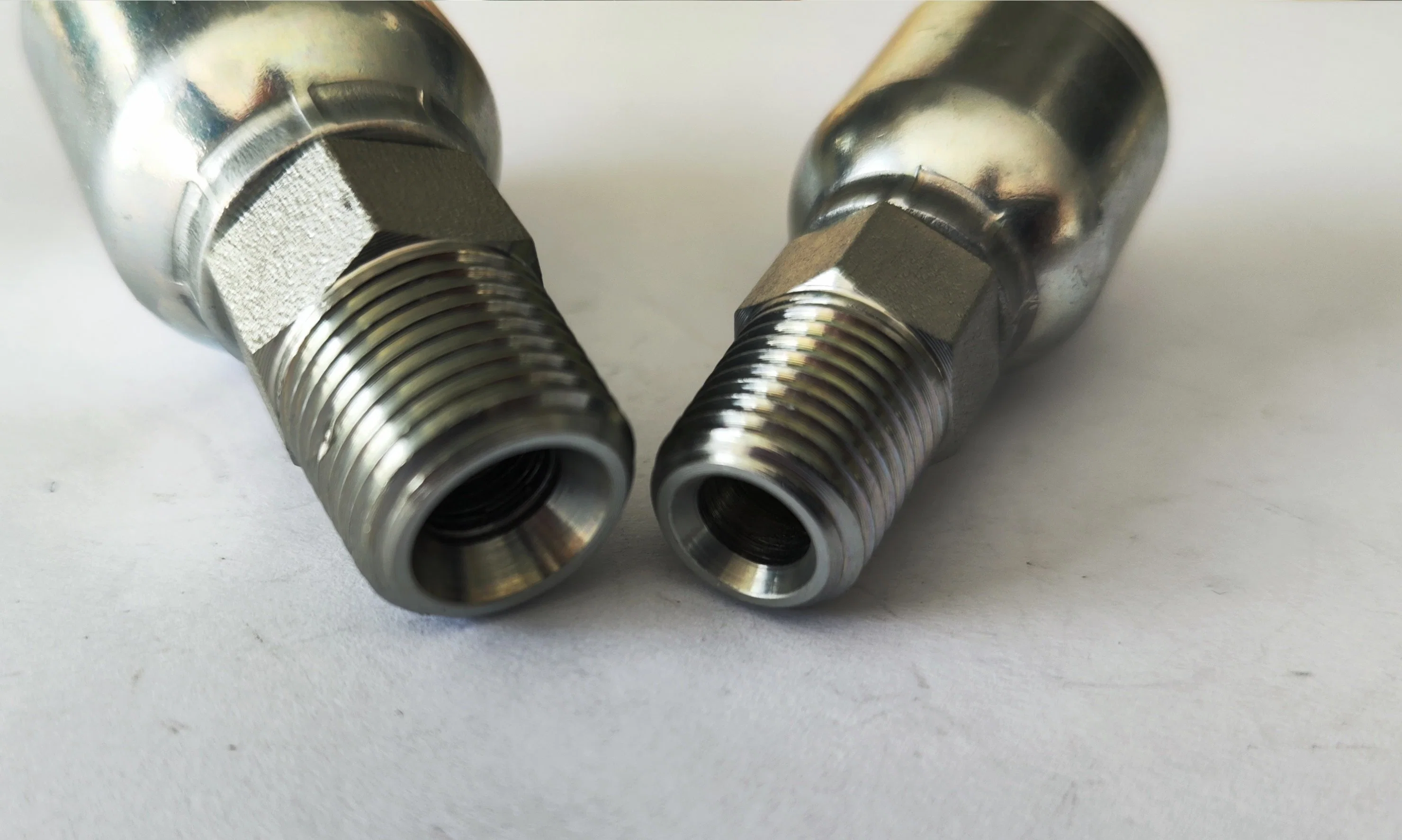 Straight One-Piece Hydraulic Fitting NPT Male Non-Skive Joint Connector