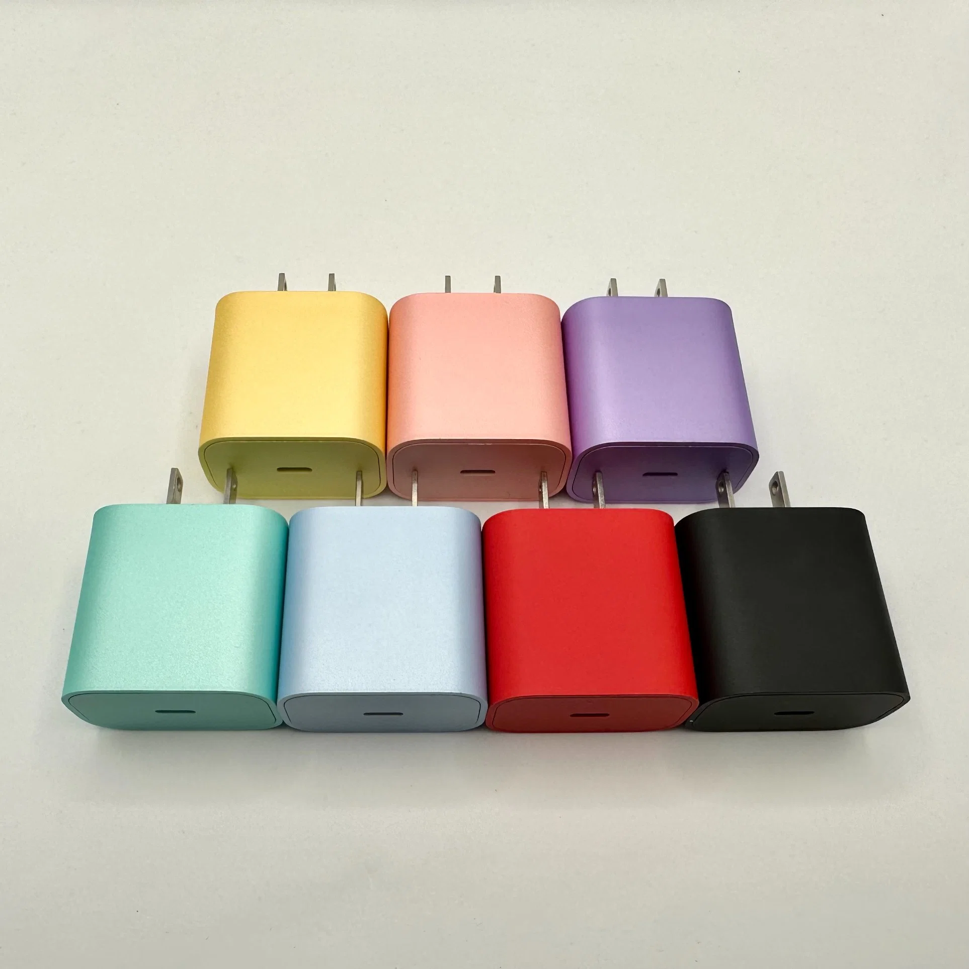 Customize Macaron Color 20W Pd Type C Fast Charging Mobile Phone Charger Adapter