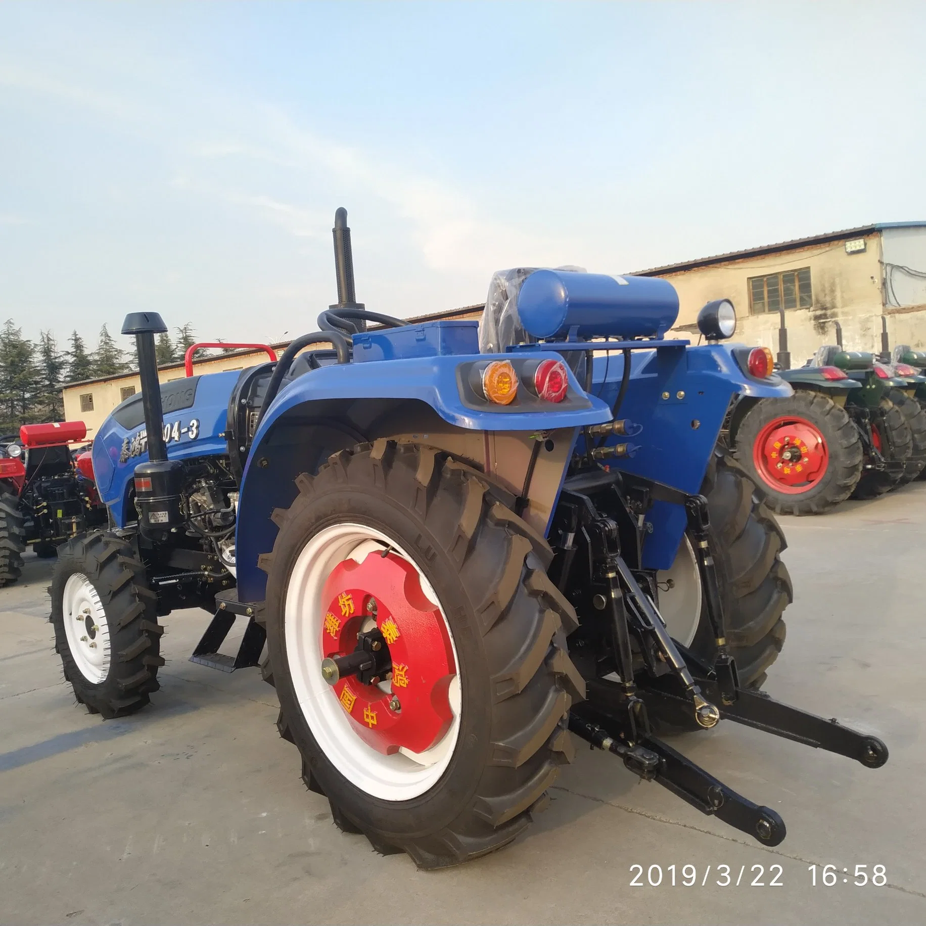 Equipo agrícola 4WD Mini Power Tiller tractor 50hp Precio