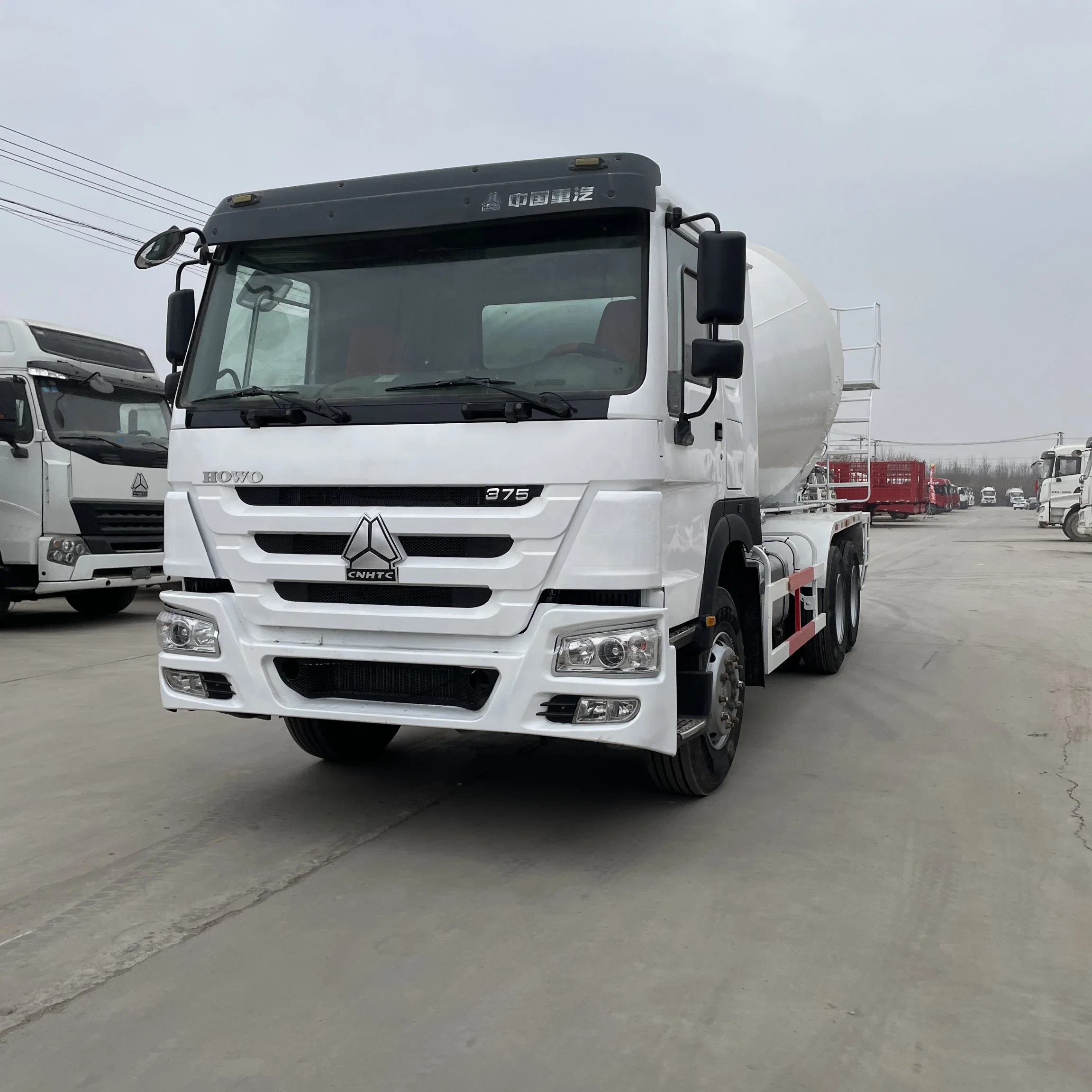 New Sinotruck HOWO 6*4 Concrete Mixer Truck for Sale