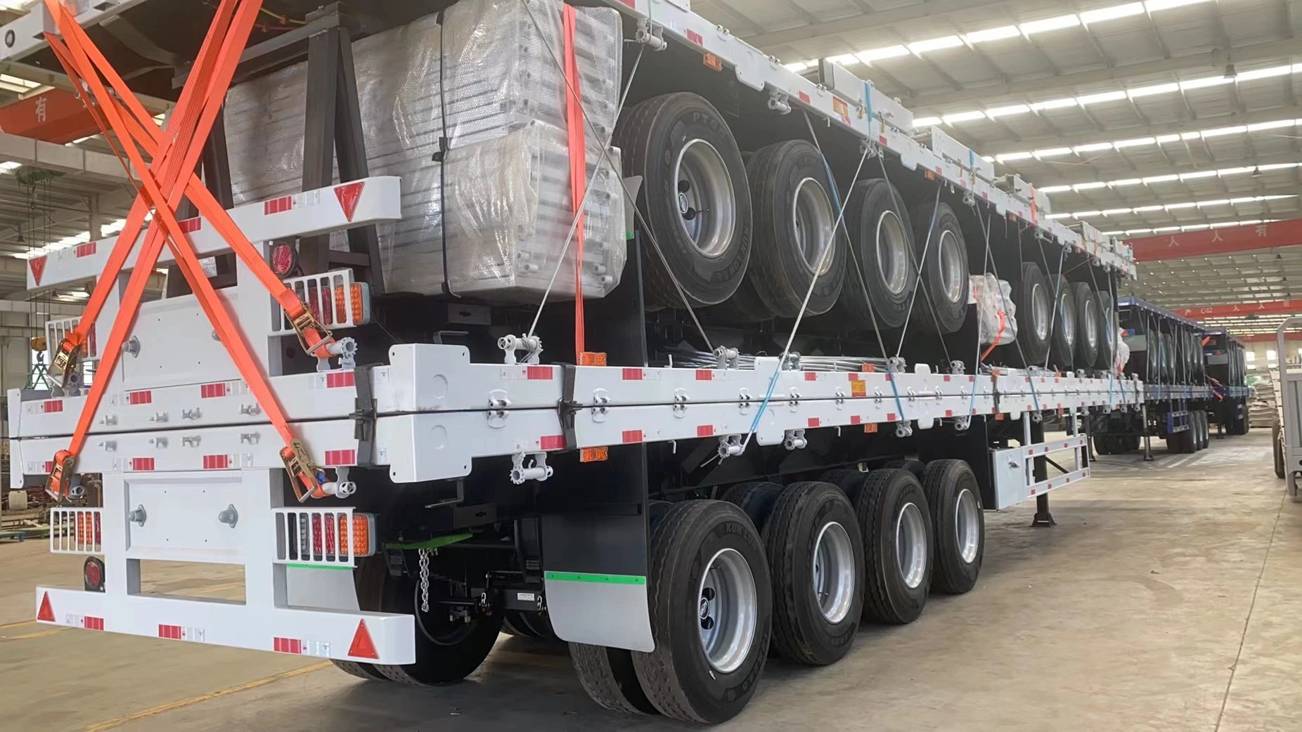 3 Axles Flat Platform Flat Deck Semi Trailer