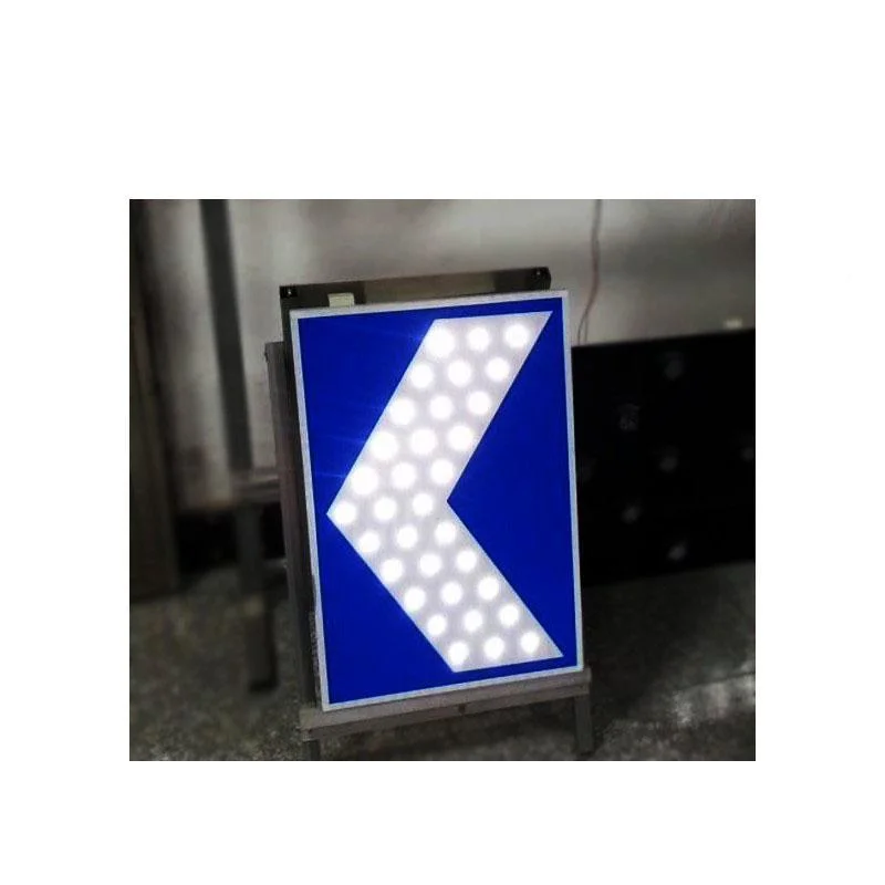 DOT-Matrix LED Flashing Road Sign Solar Panel Aluminum Traffic Arrow