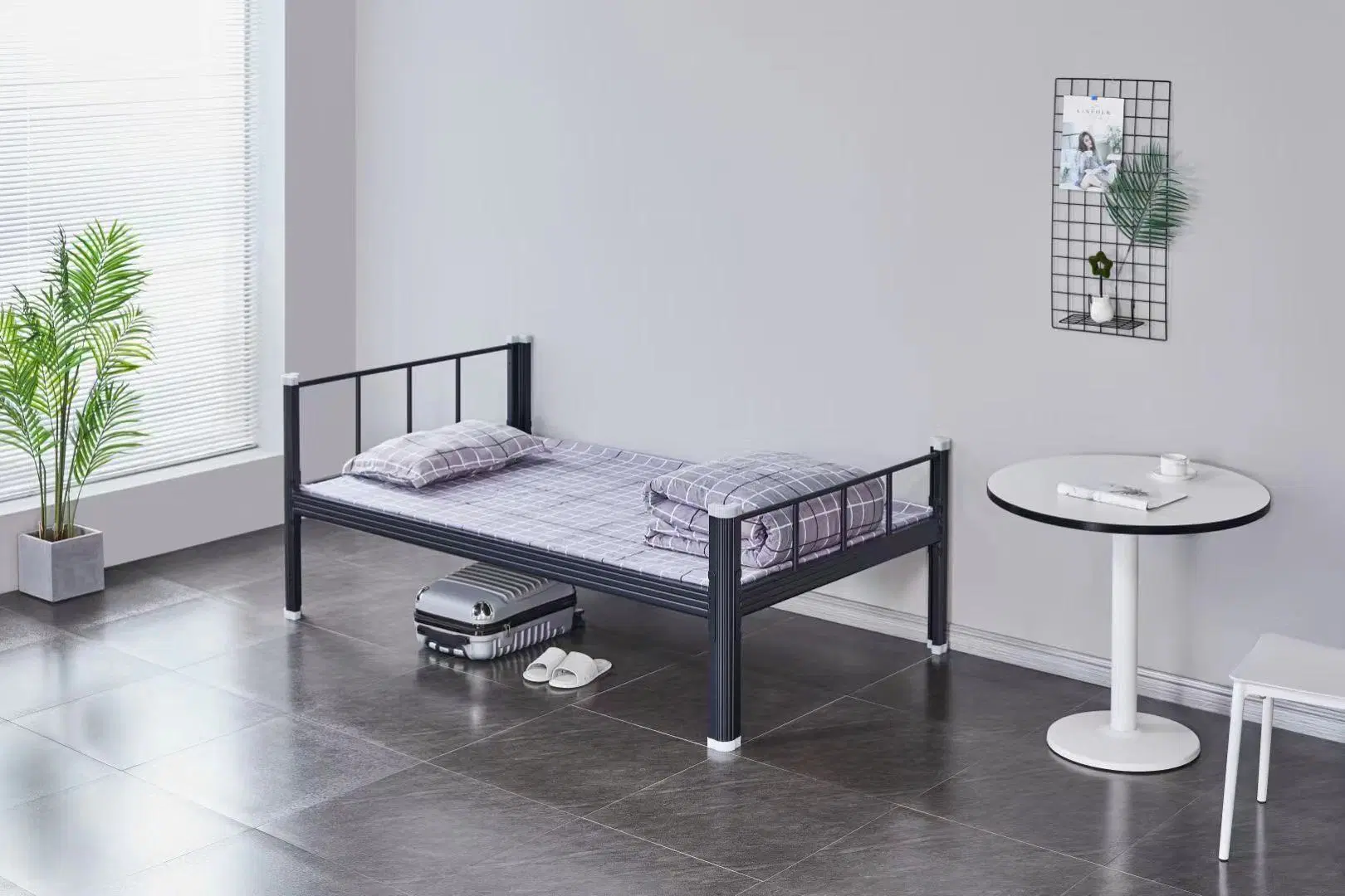 غرفة نوم معدنية حديثة متينة من نوع Bunk Bed من المعدن الأبيض