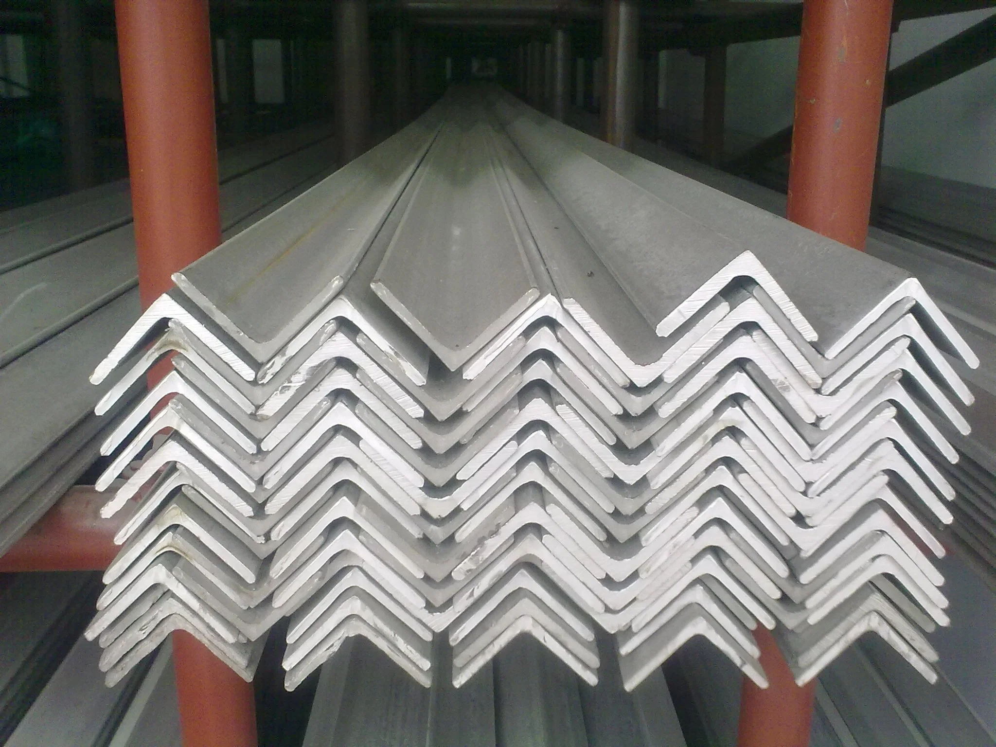 Hot Rolled Angle Steel/Ms Angles L Profile Hot Rolled Equal Angel Bar Unequal Steel Angles Steel Price Per Ton