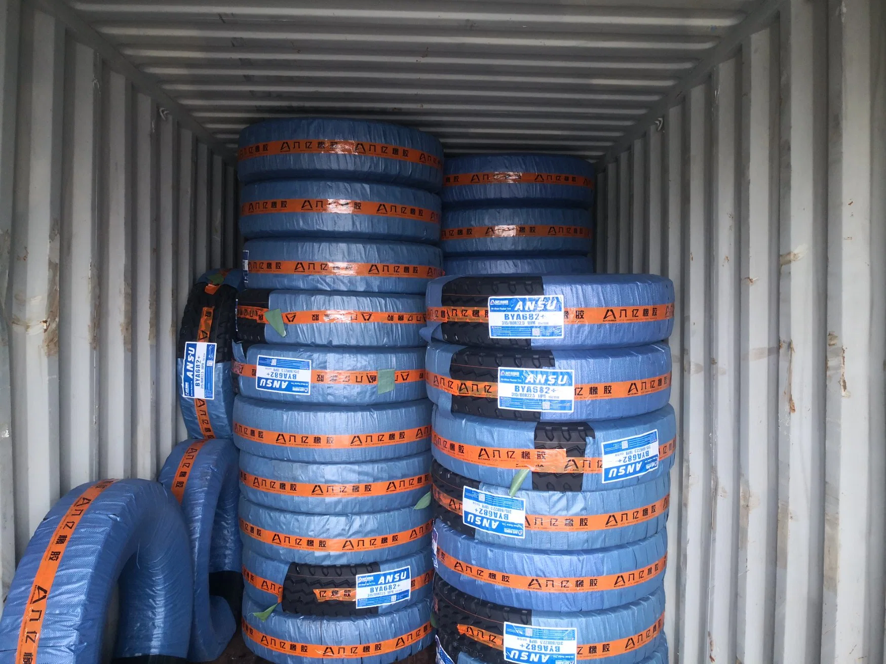 Truck and Bus Tire Factory with Premium Quality 10.00r20, 11.00r20, 12.00r20, 11r22.5, 12r22.5, 295/80r22.5 Bus Tire