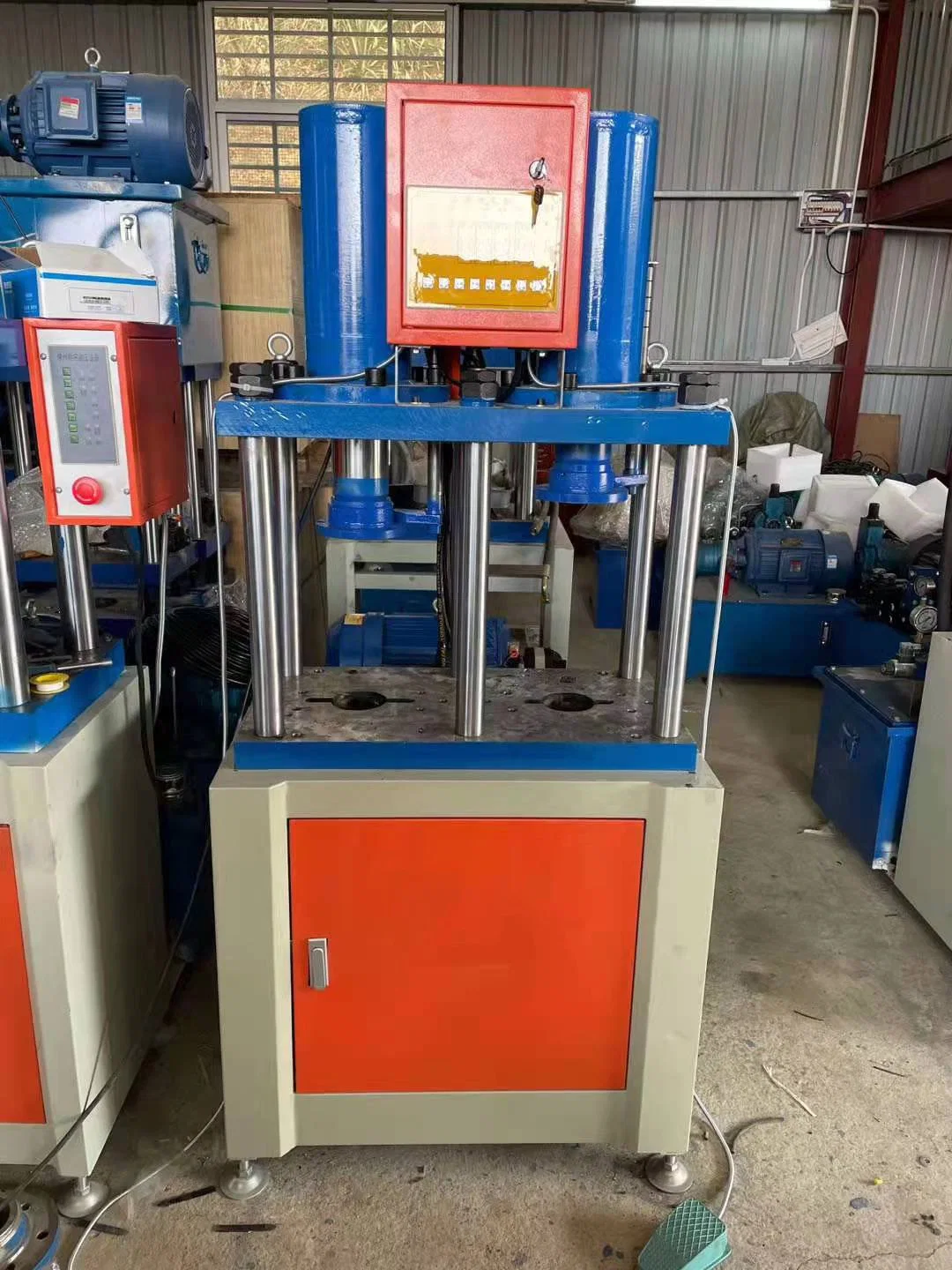 Four Column Hydraulic Press Machine