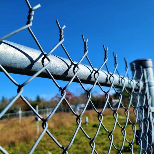 Black Chain Link Fence Fabric and Gate Kits Include Galvanzied & PVC Coated