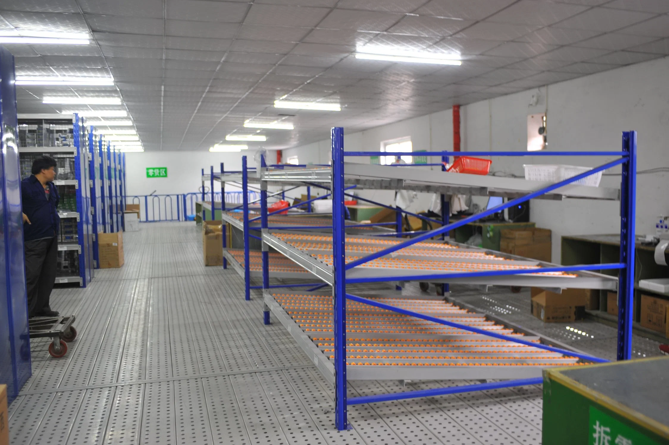 رف تخزين ثلاثي الأبعاد للخدمة الشاقة مصنّع الرف Crossbeam High-Level Warehouse مخصص