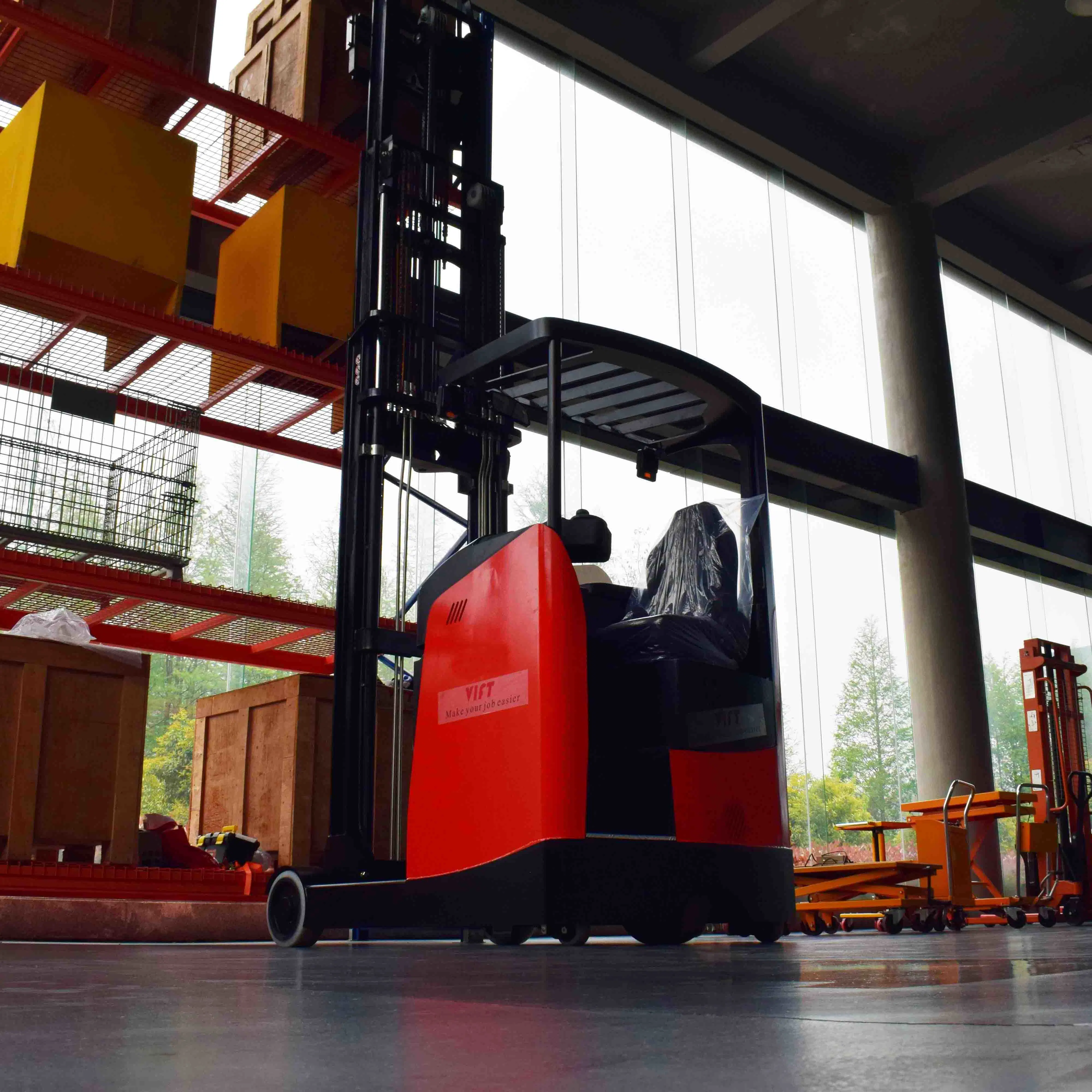 China Vift Manufacturer 1.6 2.0 Ton Seating Operation Electric Reach Truck