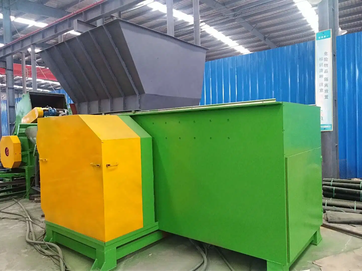 Single Shaft Shredder Plastic Crusher Machine