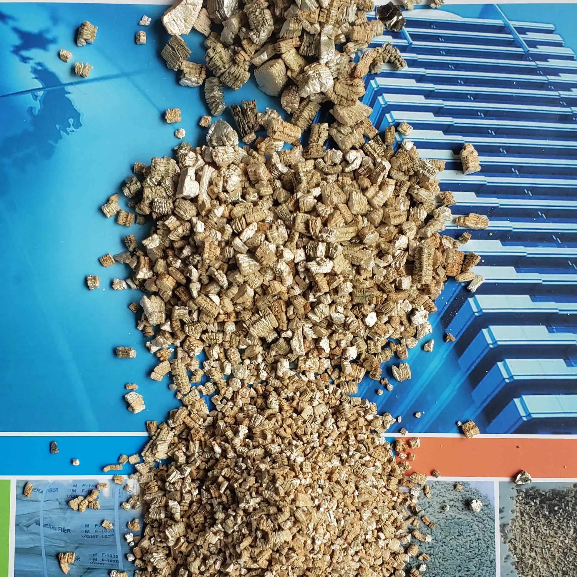 Supply Bulk Horticulture Vermiculite/Expanded Vermiculite Price Silvery Vermiculite