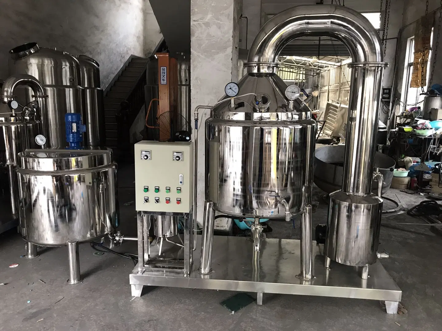 Machine intégrée de concentration et de filtration du miel en Chine avec épaississeur sous vide à basse température et équipement de traitement et de purification du miel en vente.