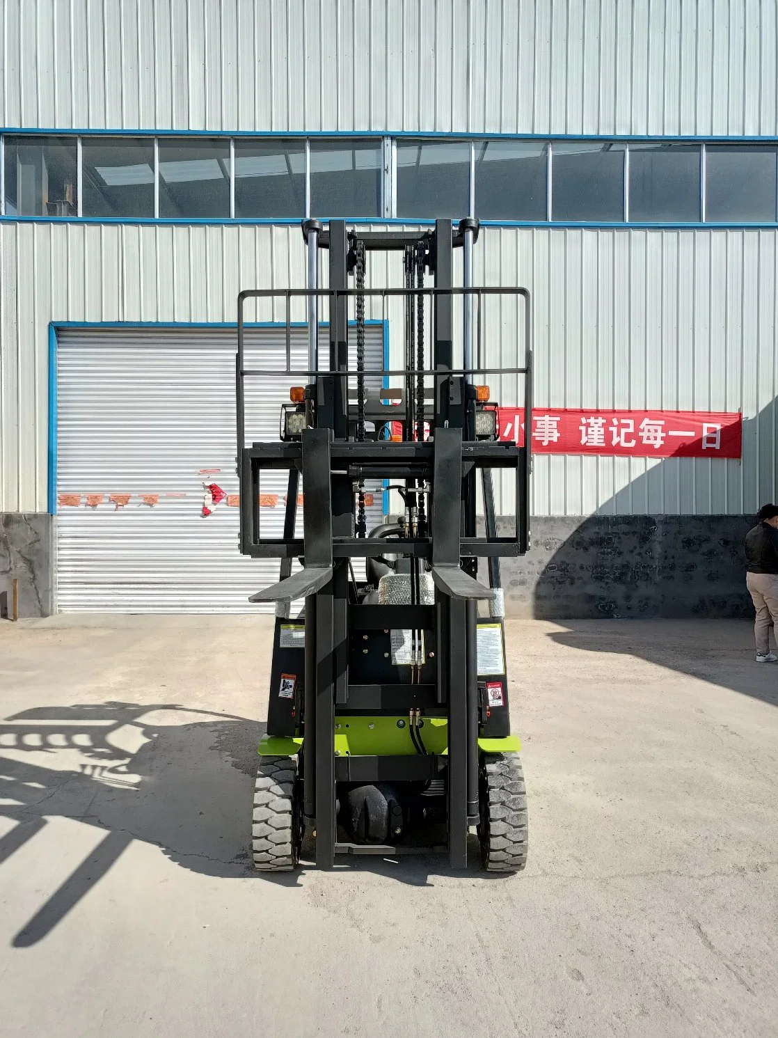 Made in China (HQEF20) with CE Electric 2.0ton Forklift Truck