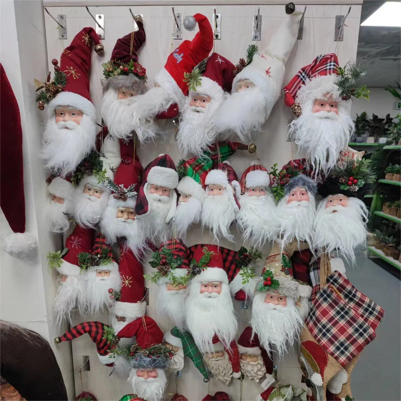 OEM Factory Customized Christmas Decoration Santa Claus Xmas Santa Decoration Santa Claus Ornaments Resin Christmas Santa Manufacturer in China