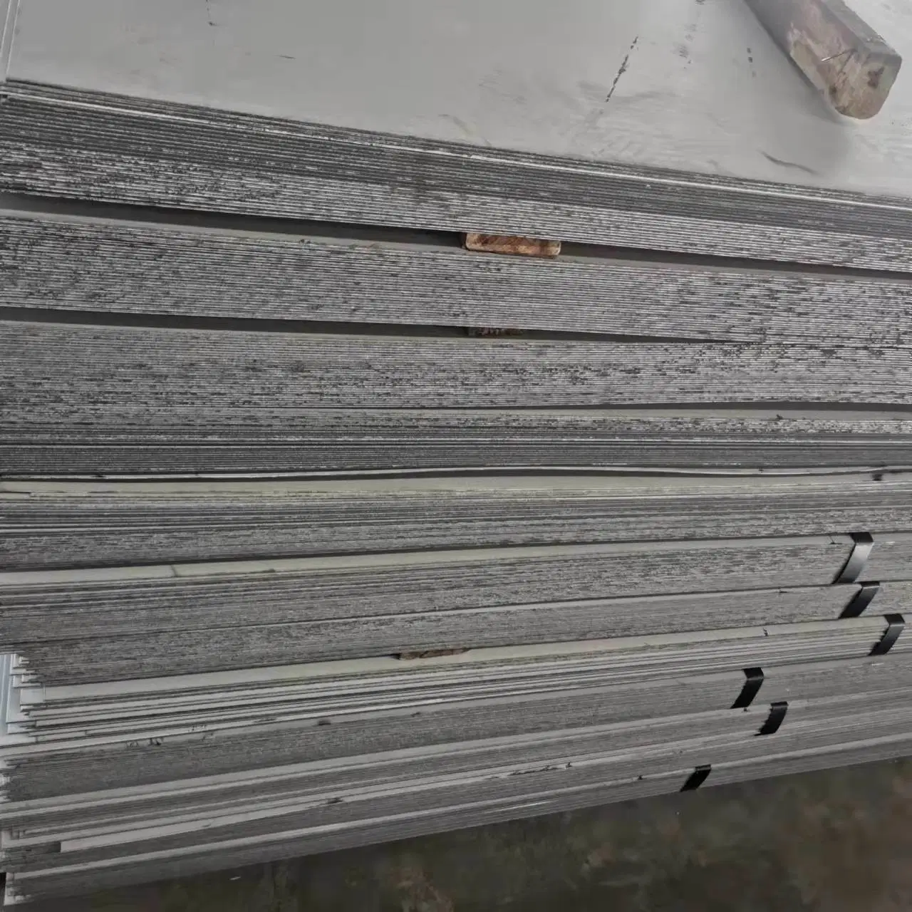 Hastelloy/Aluminum/Galvanized/Carbon Stainless Steel Sheet/Plate Hot/Cold Rolled 304 316L 301 201 430 439 409L 201 2250 No. 1/2b/Ba/8K/No. 4/Hl