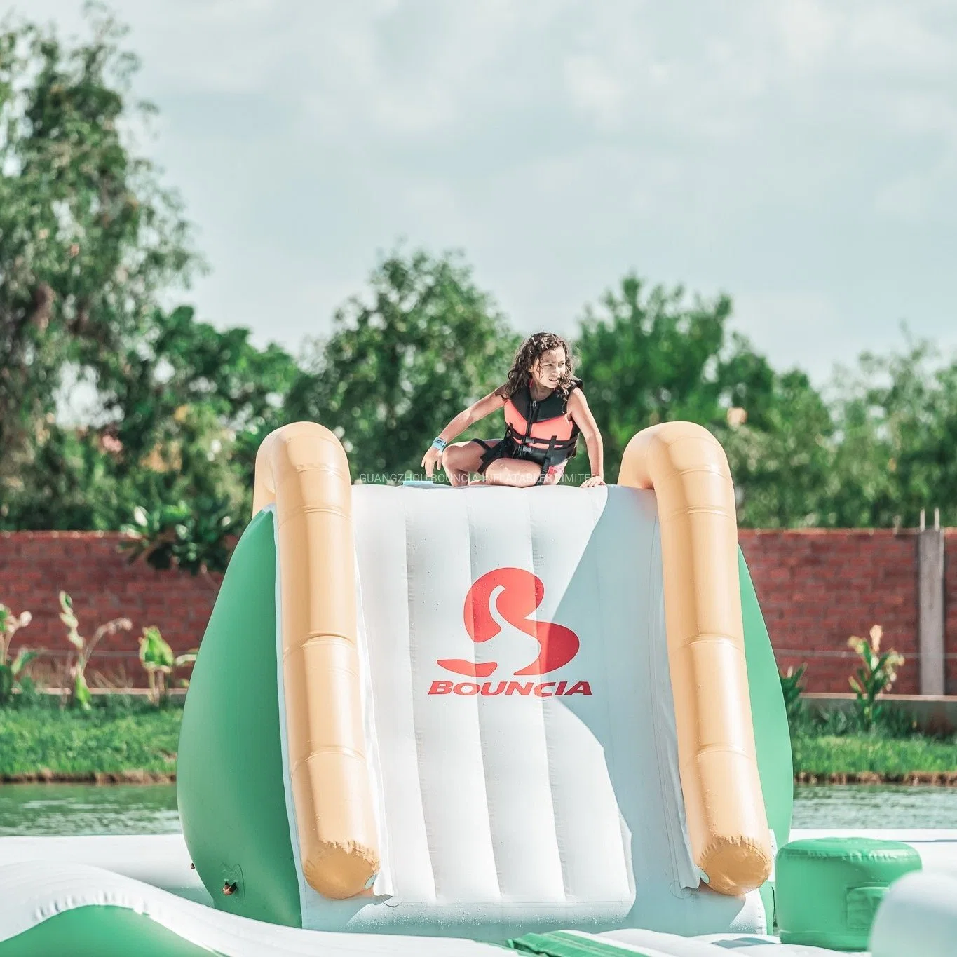 TUV Diapositiva Mini Juegos equipo juegos al aire libre para niños Tobogán tobogán de agua Parque Acuático fabricante