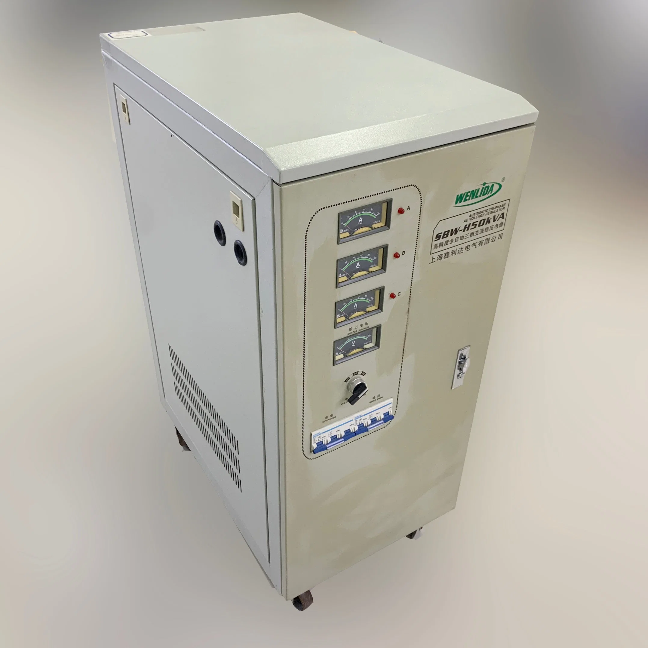 60kVA Neuer Stil des Scheibentyps / Horizontal &amp; rotatorisch Dreiphasiger Servomotor AVR für Druckgeräte/hohe Präzision/automatische Wechselspannung Regler/Stabilisator