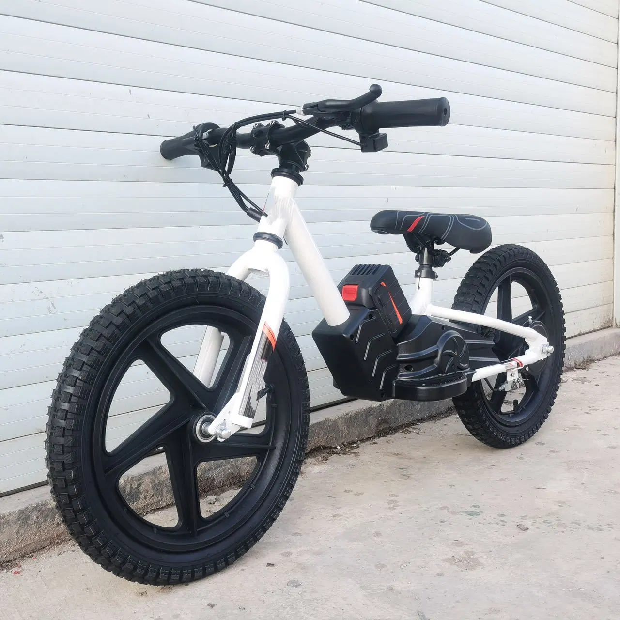 Directly Factory Manufacture Electric Scooter 21V Electric Balance Bike Ready for Ship Motor Bicycle