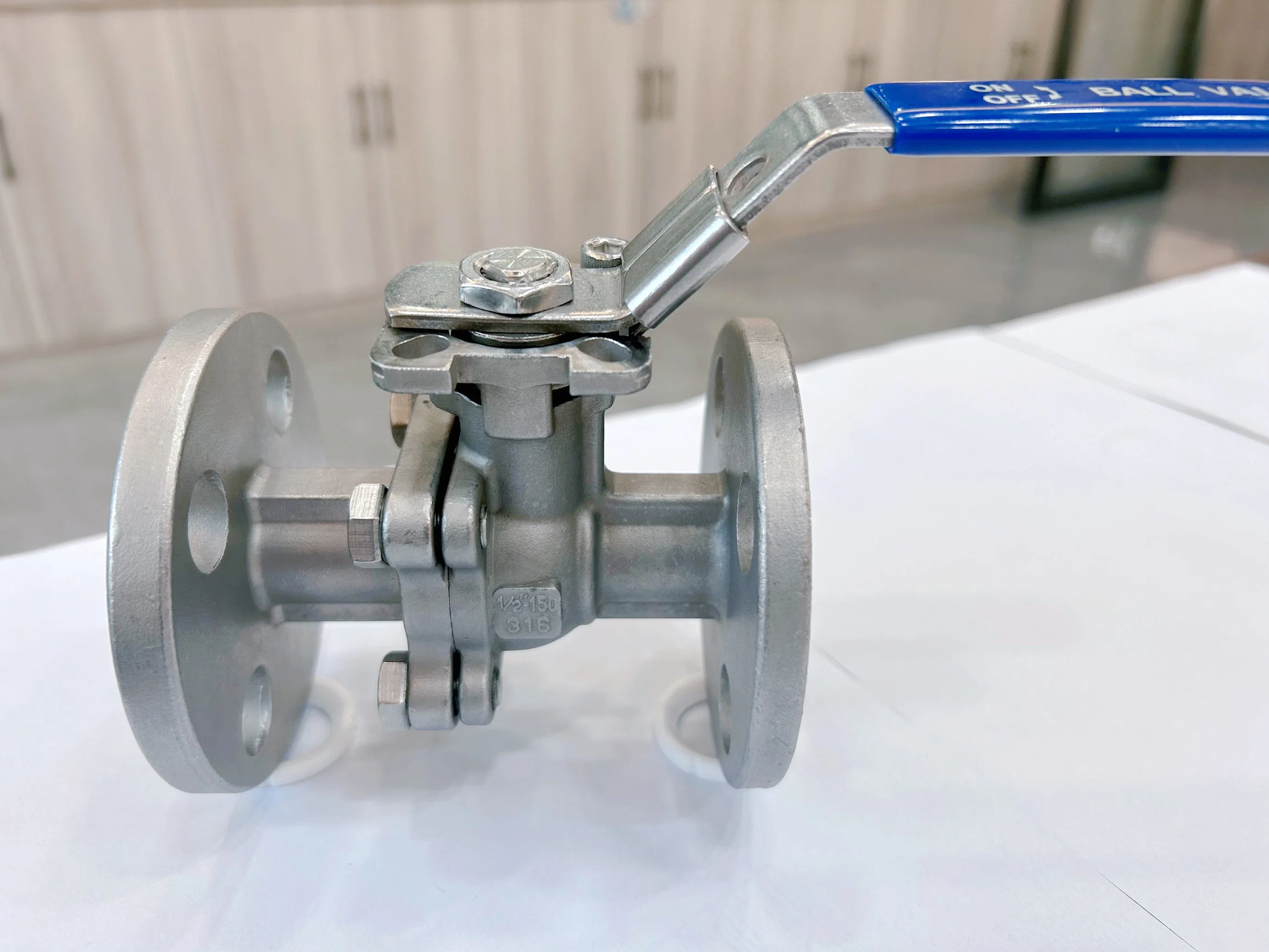 ANSI Class 150 Industrial Flanged Floaing Ball Valve with ISO5211 Mounting Pad Split Body Stainless Steel CF8m CF8 Fire Safe