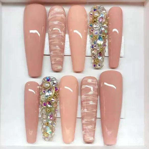 Nuevos diseños 24pcs Extra Long Coffin Nail Luxury Press on Arte de uñas