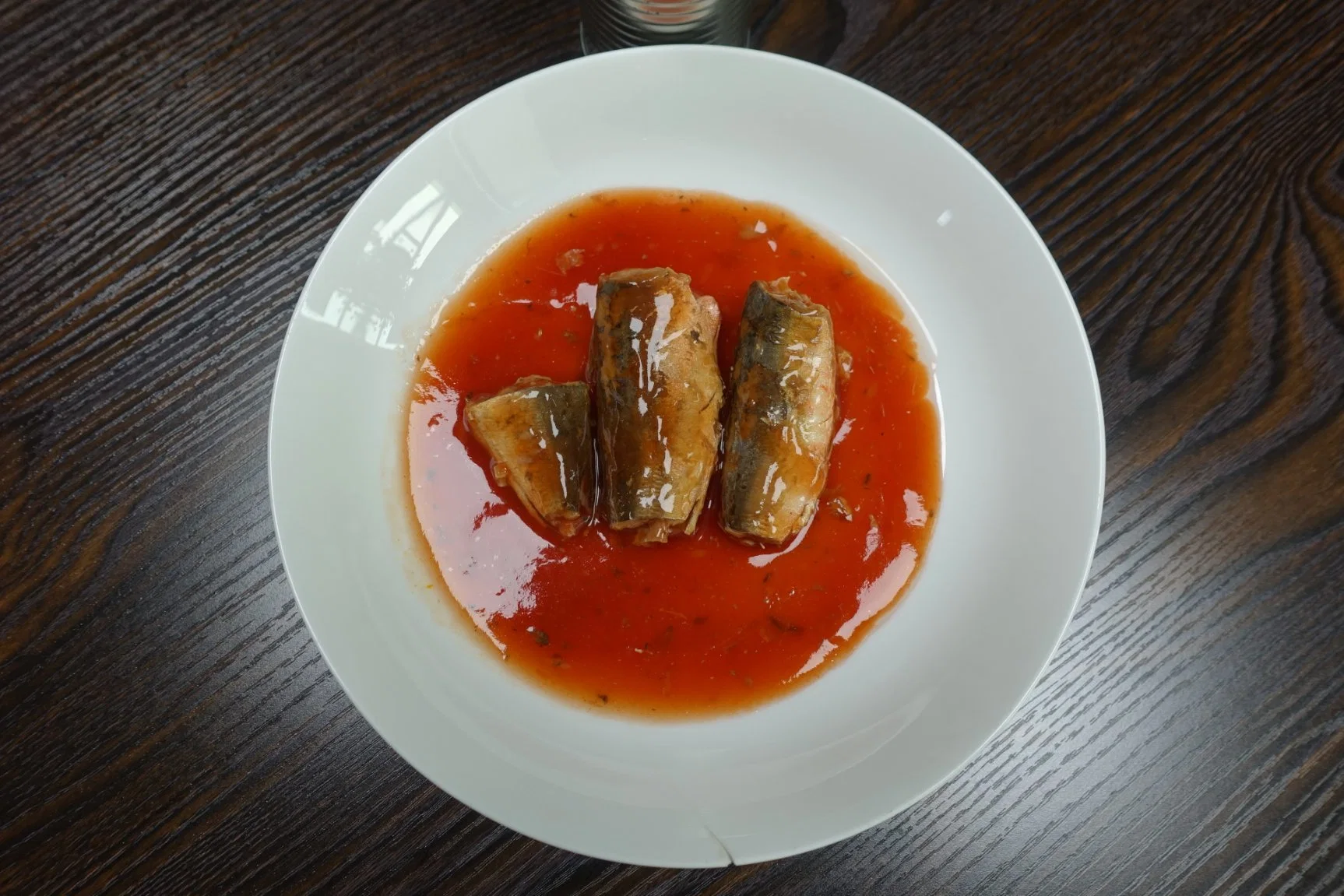 La Chine des fruits de mer maquereau en conserve du poisson en sauce tomate