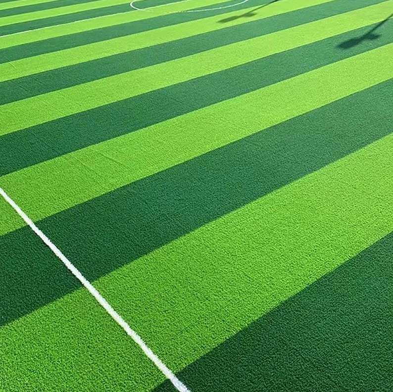 Le tapis de gazon artificiel vert herbe réaliste luxueux de pelouse Gazon Synthétique Gazon épaisses pet