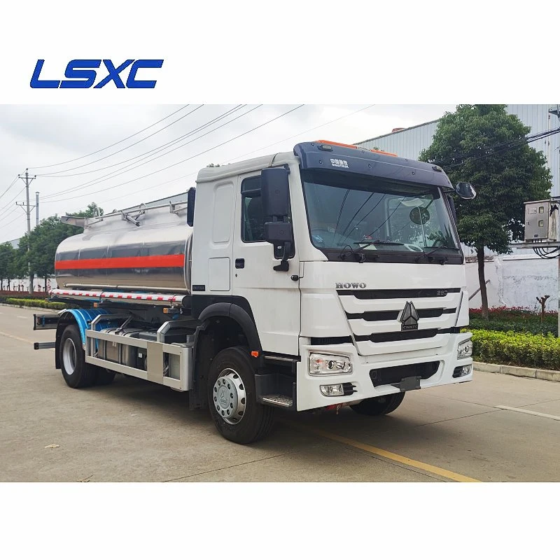 Factory Sale Sinotruk HOWO 4X2 Adr Euro2 Standard Diesel Truck 2500L Fuel Tank Truck