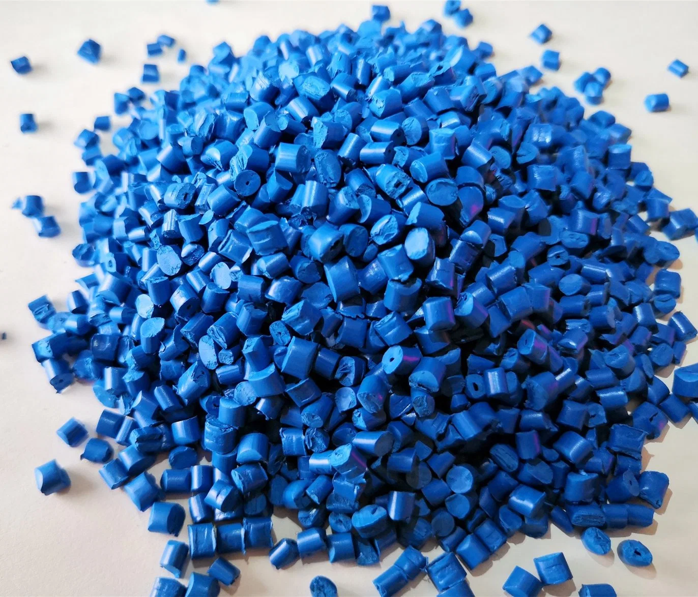 PP, ABS, PE, PET, AS, PC, Blue Masterbatch Pigment Granule Plastic Raw Material for Household Appliance/Pipe