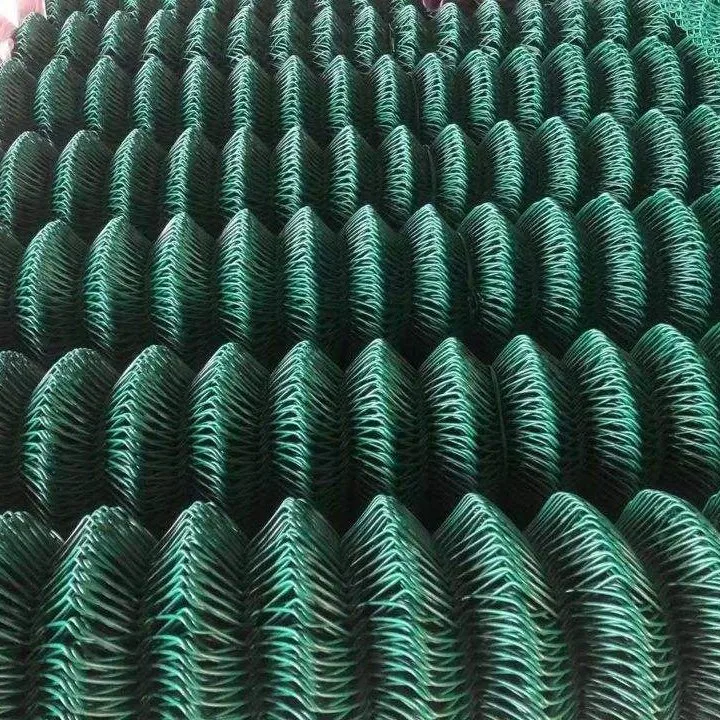 Venda a quente 2X2 Hot-Dipped galvanizado ou inoxidável soldados de gado em rolos Wire Mesh utilizados para churrasqueira