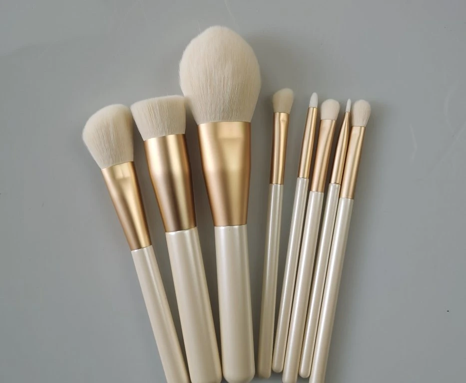 8PCS White Color Makeup Brush Set High quality/High cost performance Vegan Synthetic Hair Beginner Beauty Tools Manufacturers