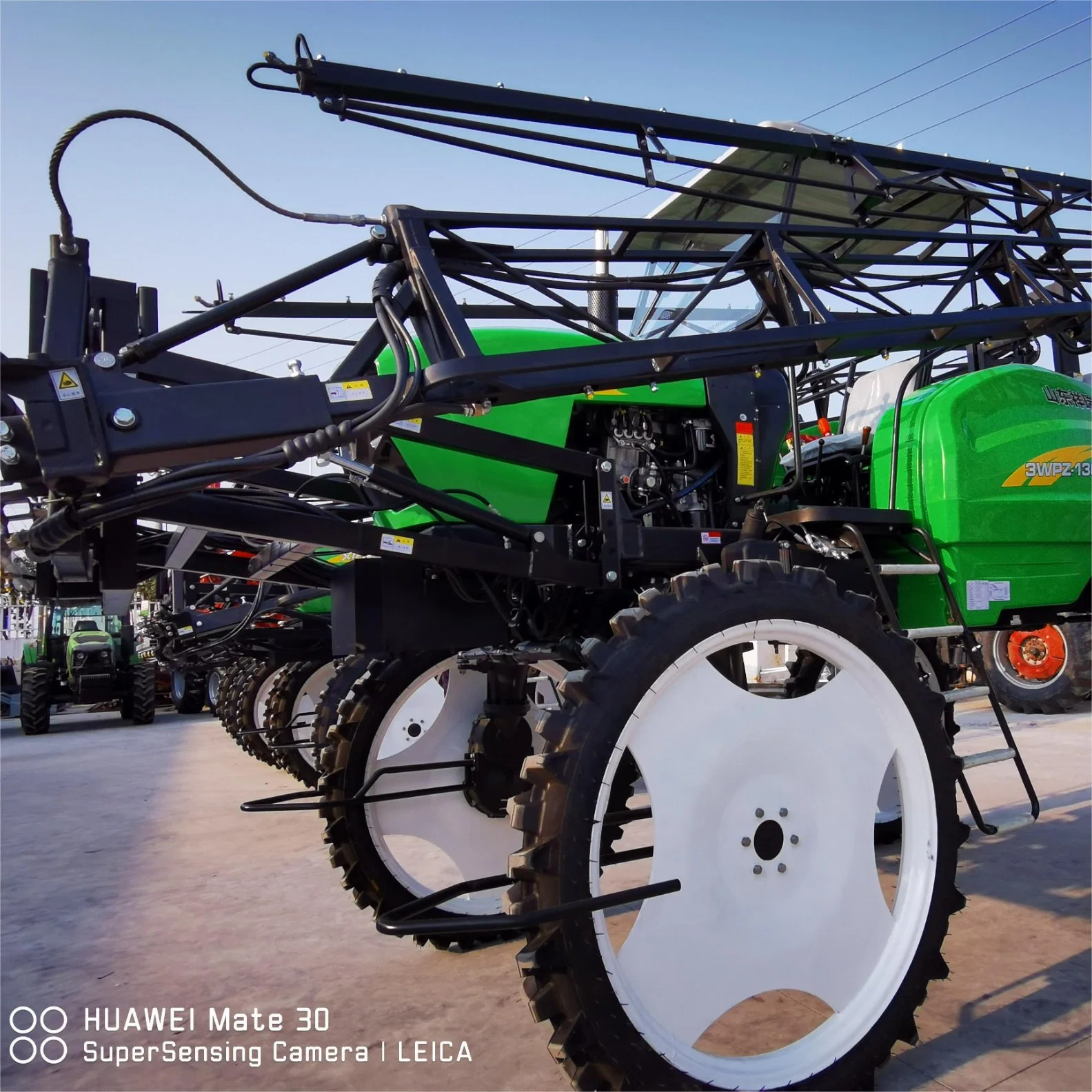 1300L High Ground Clearance Agricultural Sprayer Plant Protection Equipment Ride-on Diesel Four-Wheel Drive Self-Propelled Boom Sprayer