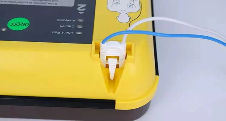 ECG formador del desfibrilador externo automático de las pastillas de DEA automatizada de perforación equipos de rescate de emergencia del Hospital bifásico