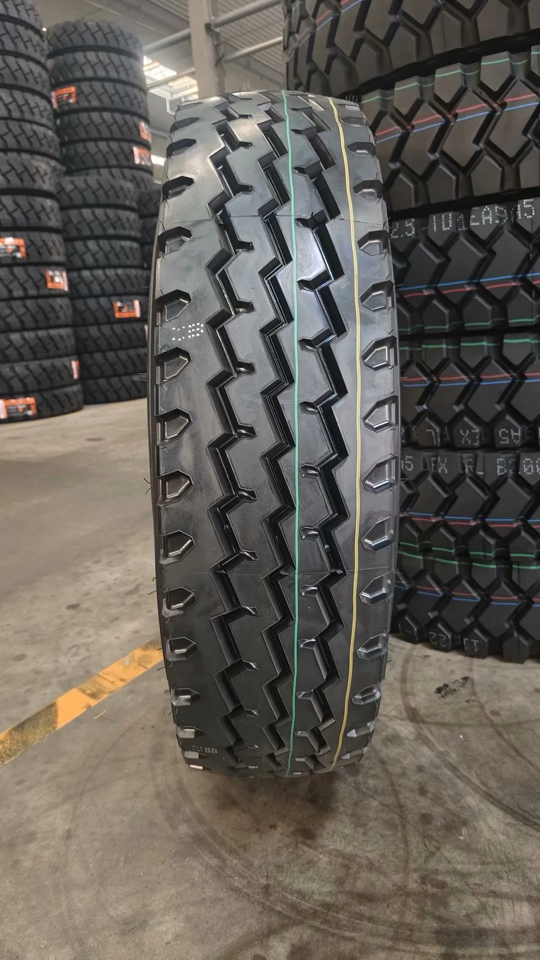 Triangle Linglong Habilead Kapsen Chaoyang Durun Compasal Royal Balck Constancy T Radial Tyres 111 7.50r16 11r22.5 12.00r20 315/80r22.5 385/65r22.5 295/80r22.5