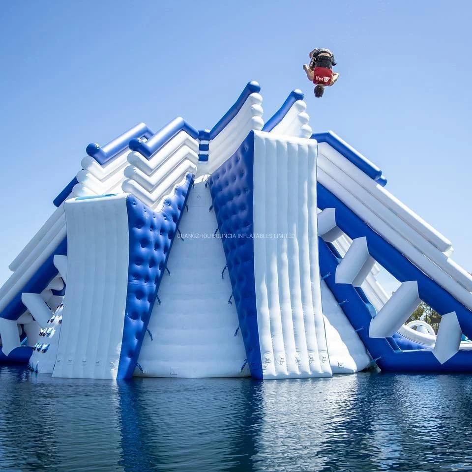 Bouncia Giant Jeux aquatiques avec eau à une station Jouets aquatiques pour diapositives