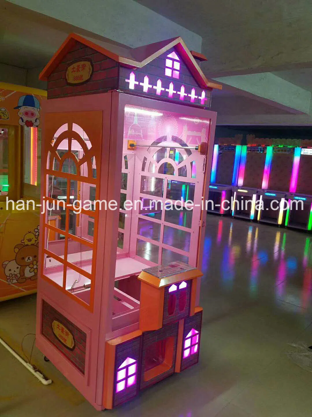 The Luxury Villa Toys/Doll Crane Gift /Prize Game Machine with Metal Cabinet