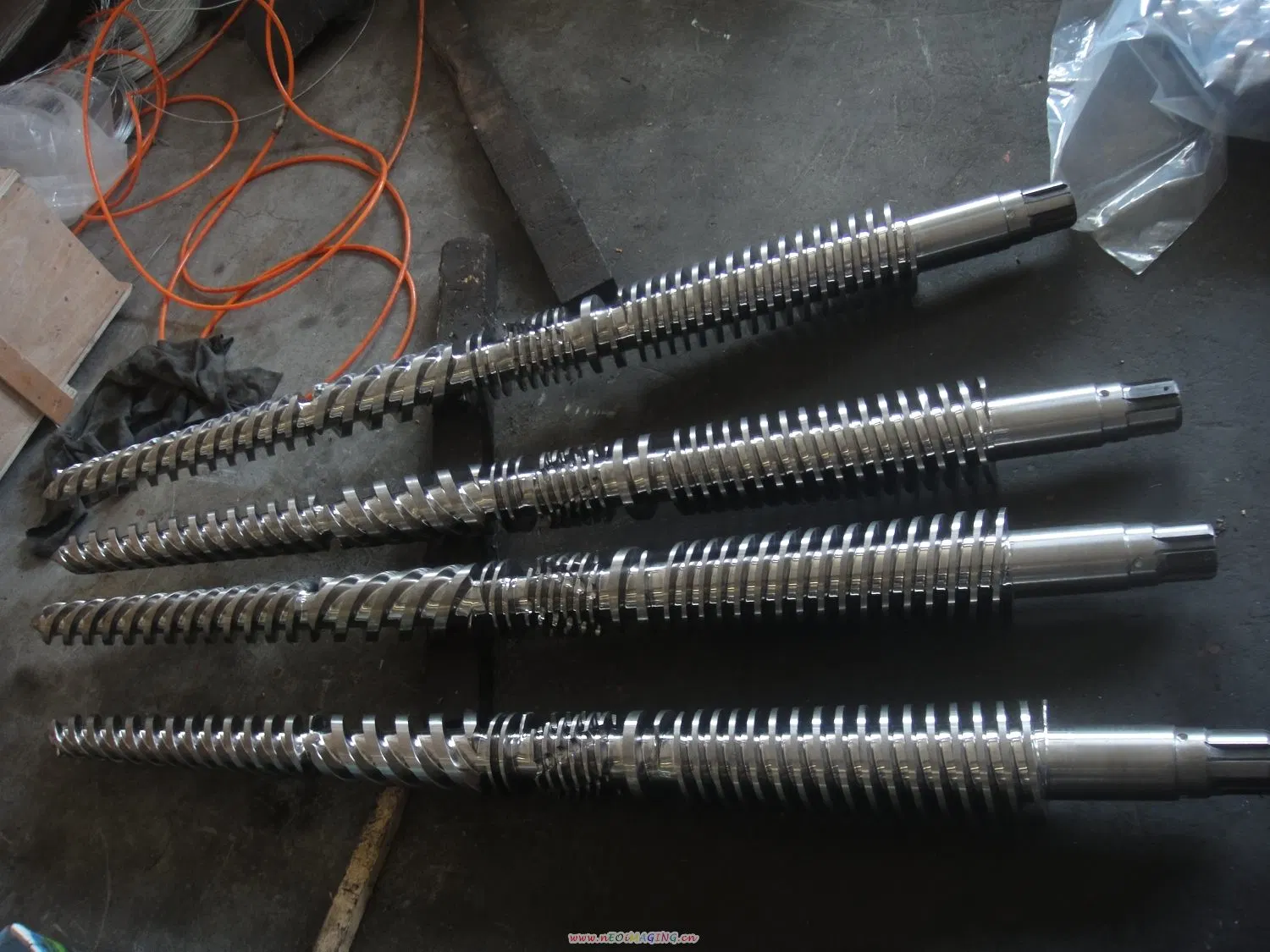 51/105 55/110 65/132 80/156 92/188 38crmoala Nitriding PVC Conical Twin Screw Barrel